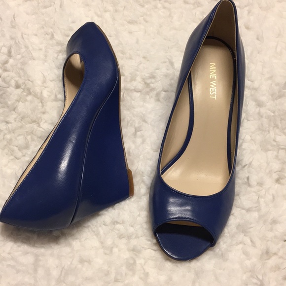 nine west relaxxin peep toe wedges
